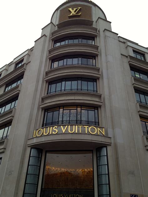 buy louis vuitton in paris.